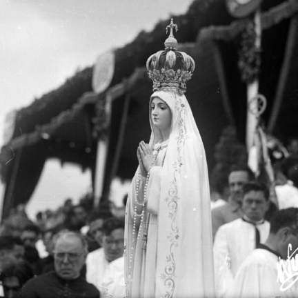 D2423 - Imagem de Nossa Senhora coroada