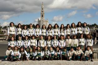Children’s Choir of the Shrine welcomes Pope with Hymn of Pope’s Visit