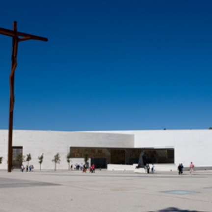 Basílica da Santíssima Trindade - Editorial do Reitor do Santuário de Fátima no jornal Voz da Fátima