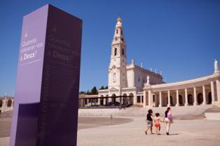 Grupo de seminaristas colabora com o Santuário no acolhimento aos peregrinos - Visitas guiadas de segunda a sábado