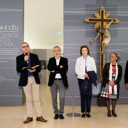 Artistas ajudam a compreender as obras expostas na exposição temporária “Terra e Céu-Peregrinos e Santos de Fátima”