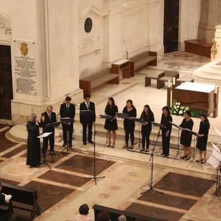 “Um Louvor a Maria” levou cânticos Marianos à Basílica de Nossa Senhora do Rosário de Fátima