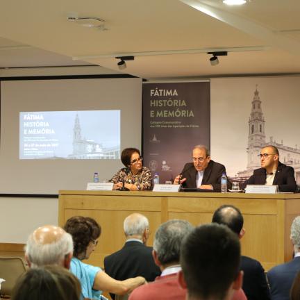 “Fátima, História e Memória - Colóquio Comemorativo dos 100 anos das Aparições de Fátima”, realiza-se hoje no Santuário de Fátima