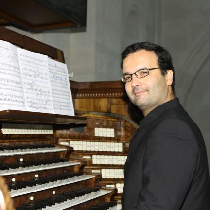 Organista titular do Santuário de Fátima, é um dos vencedores do “Prémio Internacional de Composição Órgãos do Palácio Nacional de Mafra”