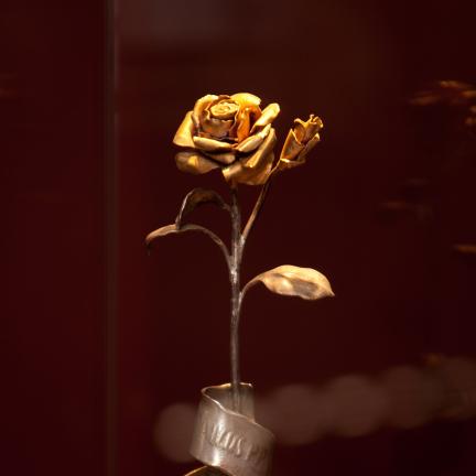 Papa Francisco oferece terceira Rosa de Ouro
