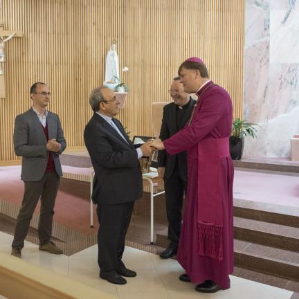 D. António Marto saúda bispos anglicanos presentes em Fátima