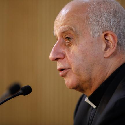 Presidente do Pontifício Conselho para a Nova Evangelização diz que a igreja “não pode alhear-se do fenómeno das migrações”