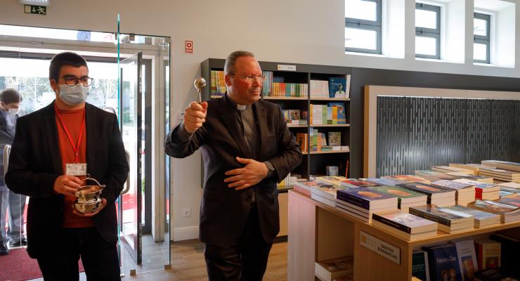 Livraria do Santuário de Fátima reabriu ao público depois de um período encerrada para obras de remodelação e reabilitação