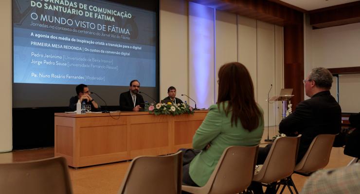“Hoje vivemos num tempo particularmente desafiador porque tudo está a mudar, inclusive os próprios meios de comunicação”