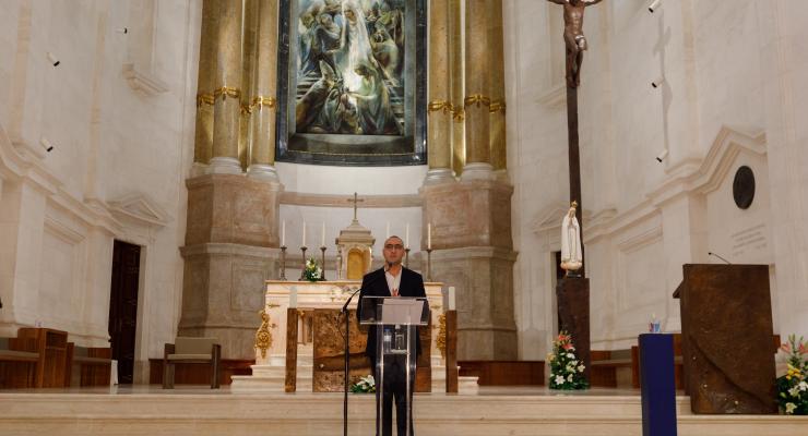 “Estas biografias são tantas quantos são os peregrinos neste lugar ou que noutra latitude a que a mensagem seja vivida, encontrem motivo para convívio com Deus”