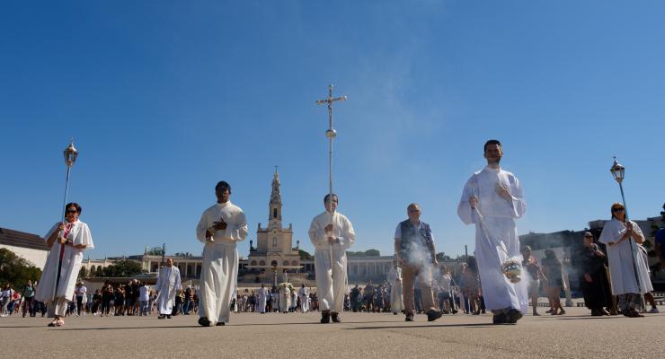 “Não devemos fazer férias de Deus, porque Deus não nos cansa, descansa-nos, porque acompanha a nossa vida”