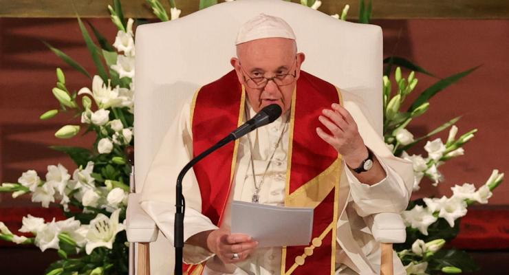 Papa pede aos membros da Igreja que não se deixem abater pelo desânimo, transformando-se em funcionários