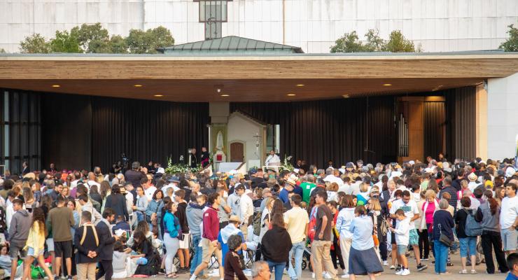 Peregrinos preparam-se para receber o Papa Francisco