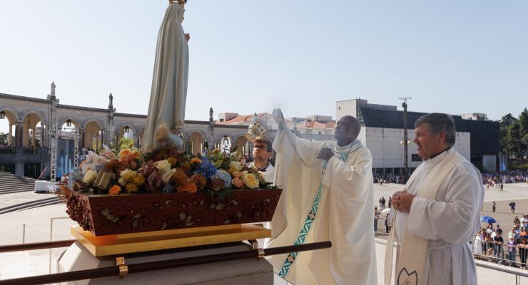 “Celebrar a Assunção é um grandioso cântico de alegria”