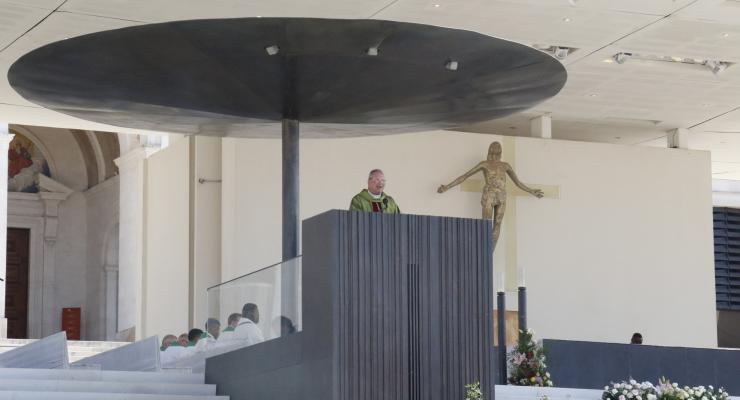 “Não basta dizermo-nos cristãos, é preciso que a nossa vida o mostre”