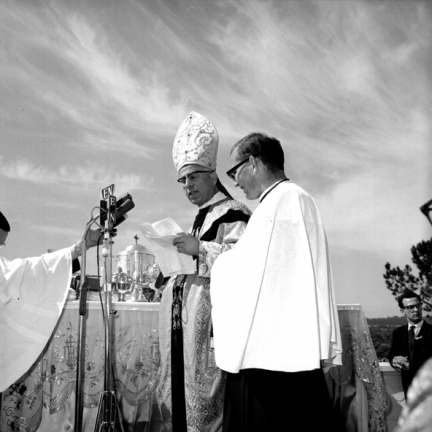 D. João Venâncio inaugura e benze a via sacra dos Valinhos