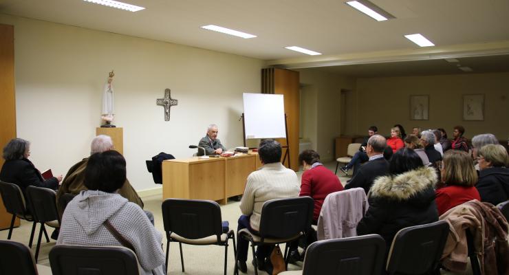 «Retiros da Luz - A alegria da luz» começou esta noite e conta com 27 participantes