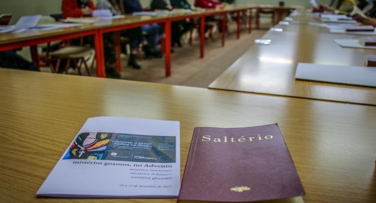 “O Rosário, itinerário evangélico de vida teologal” começou esta noite