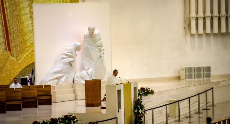 “O Natal é festa da vida, porque celebra a Vida que nasce no nosso mundo, para que cada ser humano tenha a vida que só Deus pode oferecer”