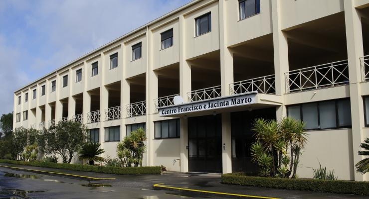 Pelo segundo ano consecutivo a iniciativa Vem para o Meio: Férias para Pais de Pessoas Portadoras de Deficiência foi cancelada