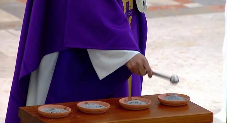 Missa com imposição das cinzas marca início da Quaresma no Santuário de Fátima