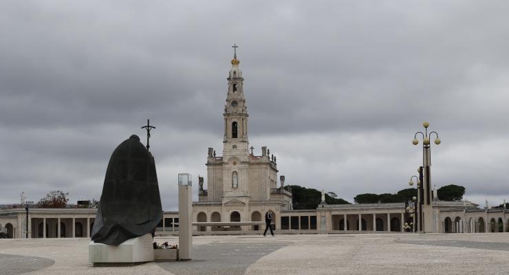 Missa com imposição das cinzas marca início da Quaresma no Santuário de Fátima