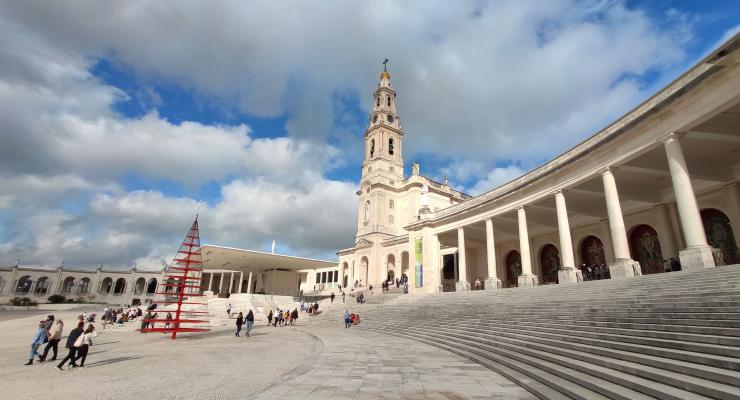 Disponibilidade, acolhimento, adoração e testemunho dos magos apontados como exemplo para uma fé viva