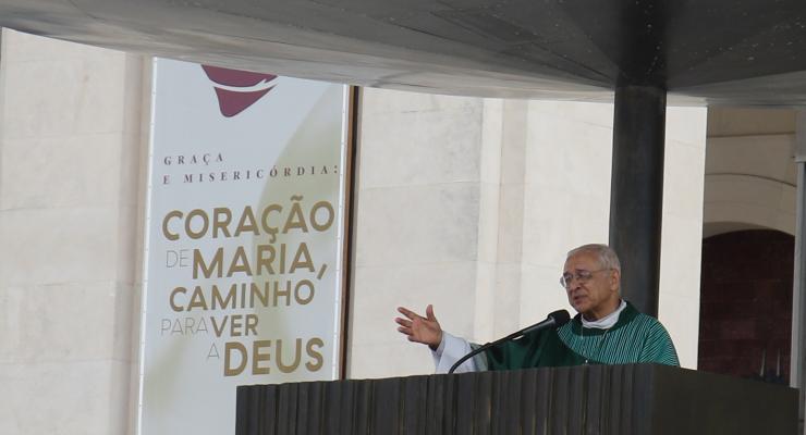 “Deus nunca se deixa vencer pelas nossas fraquezas”