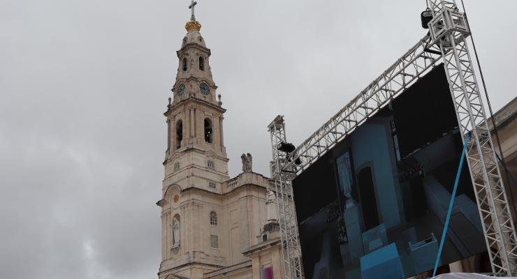“Experimentar a presença salvífica de Deus na nossa vida é apelo a vencermos a indiferença ao sofrimento dos que nos cercam e a levarmos, também nós, alívio e ajuda”