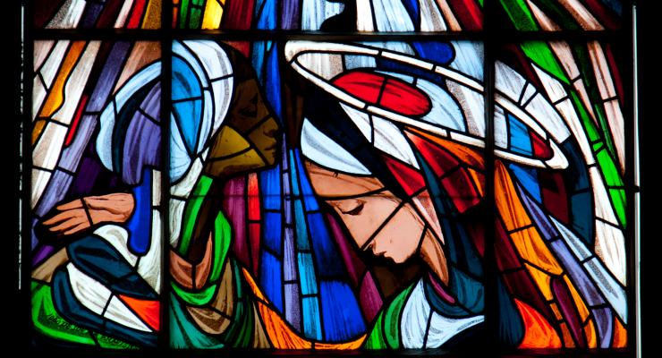 Jovens são convidados a experiência contemplativa a partir dos vitrais da Basílica de Nossa Senhora do Rosário de Fátima