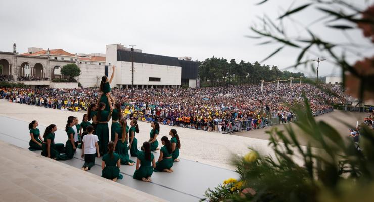 Thousands of children in Fatima pray and dream for a better world