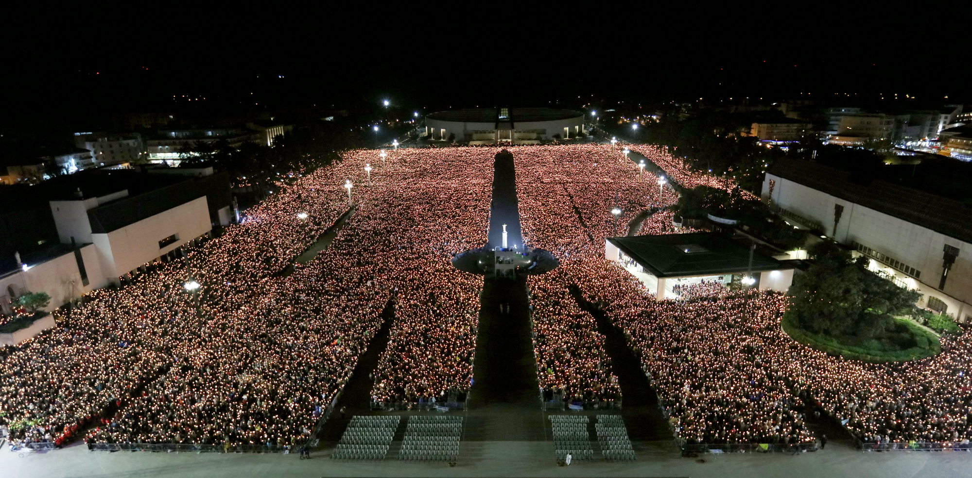 Mocskos füst Csípő procesion de las velas fatima 2018 őstulok kártevő ...