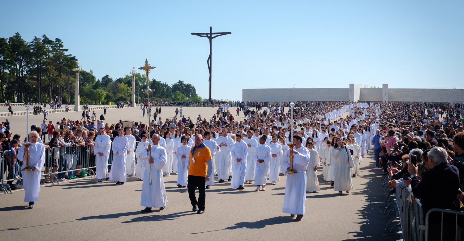 2019-05-01_Peregrinacao_Acolitos_2.jpg