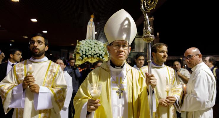 "The voice of Jesus should not be wasted and ignored" in favour of the "voices of the earthly shepherds," says Cardinal Tagle