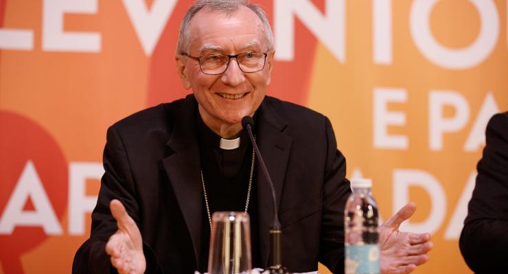 “Fátima é um sinal do Céu através da presença da Mãe do Senhor no nosso caminho” e “pode dar-nos essa passagem de uma globalização apenas económica para uma globalização da solidariedade e do cuidado”- cardeal Pietro Parolin