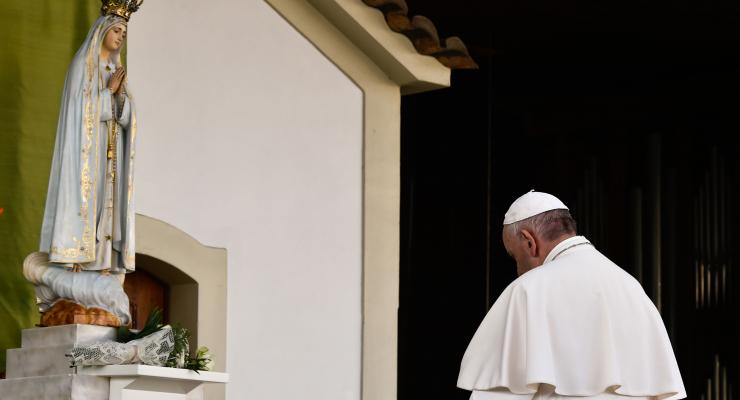 Papa Francisco reza em Fátima na Capelinha das Aparições a 5 de agosto