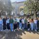 Jovens voluntárias preparam-se para acolher peregrinos idosos na Cova da Iria