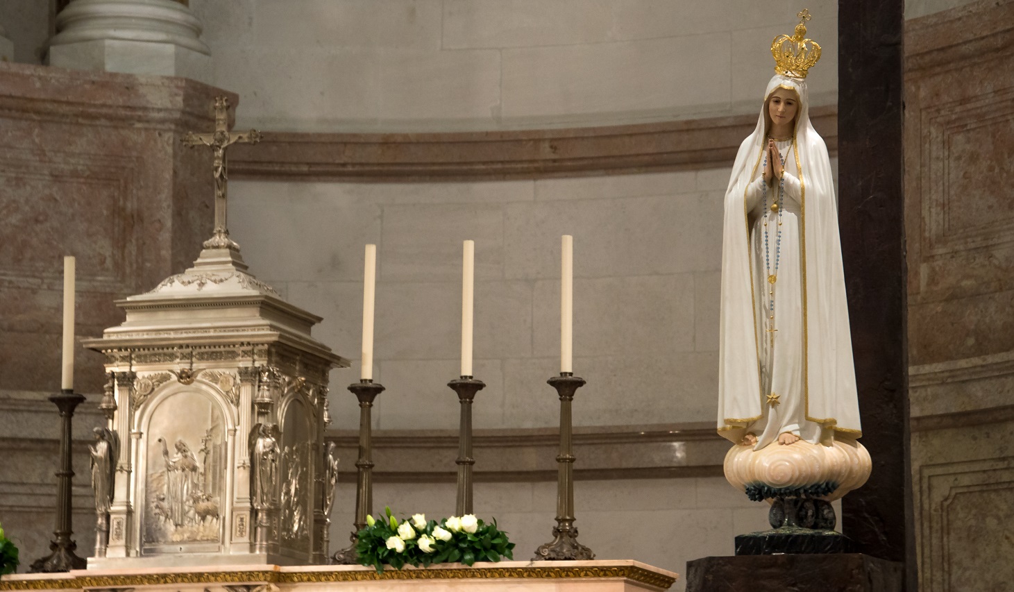 escultura-no-1-da-virgem-peregrina-de-fatima.jpg