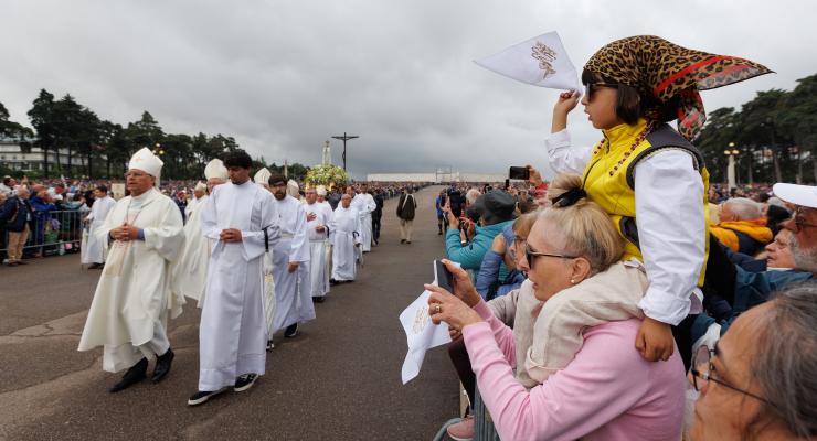 Neste 12 e 13 de maio, 470 mil peregrinos pediram pela Paz e pelo novo Papa