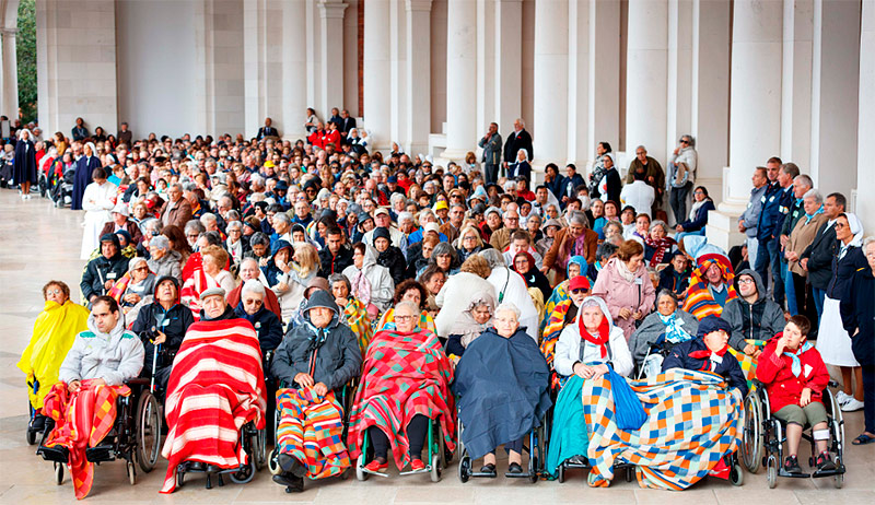 bencao-dos-doentes-santuario-de-fatima.jpg