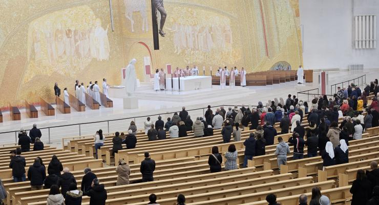 Padre Carlos Cabecinhas considera que “somos convidados à alegria, mesmo no meio das dificuldades da nossa vida”