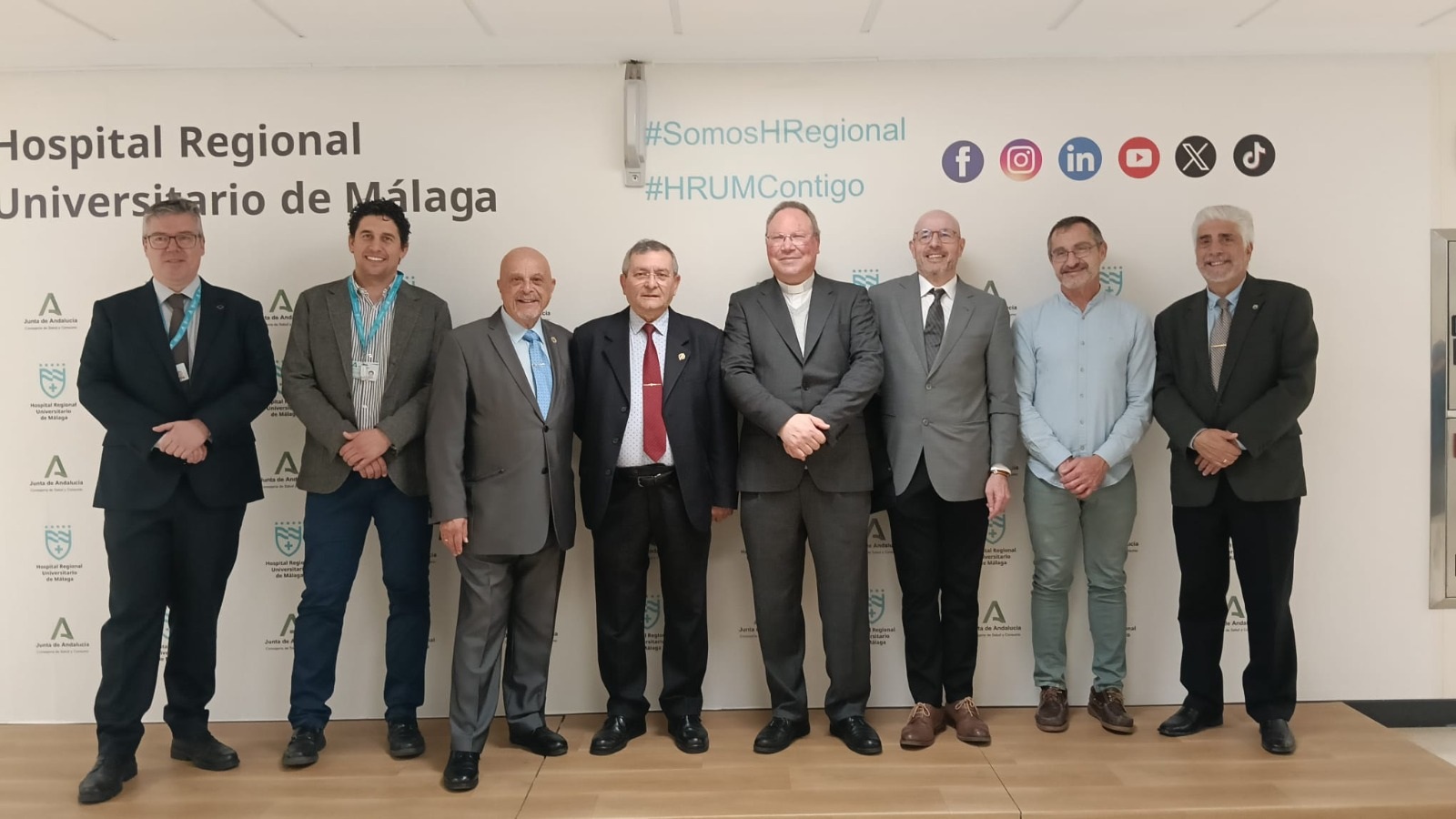 entregaimagemhospitalmalaga1.jpg
