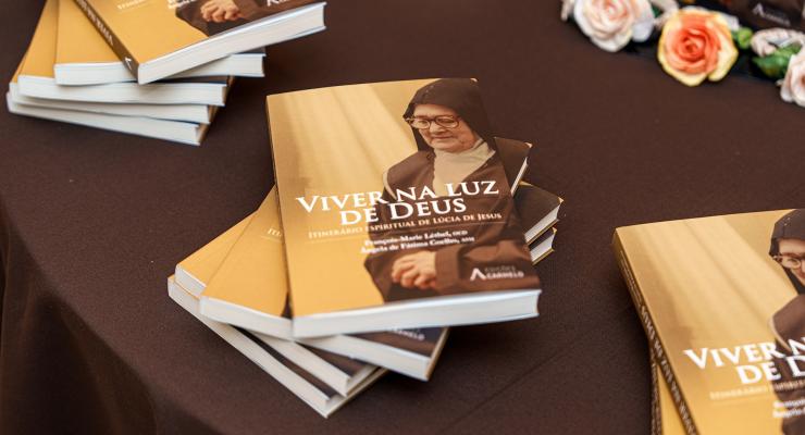 Livro revela itinerário espiritual de Lúcia de Jesus