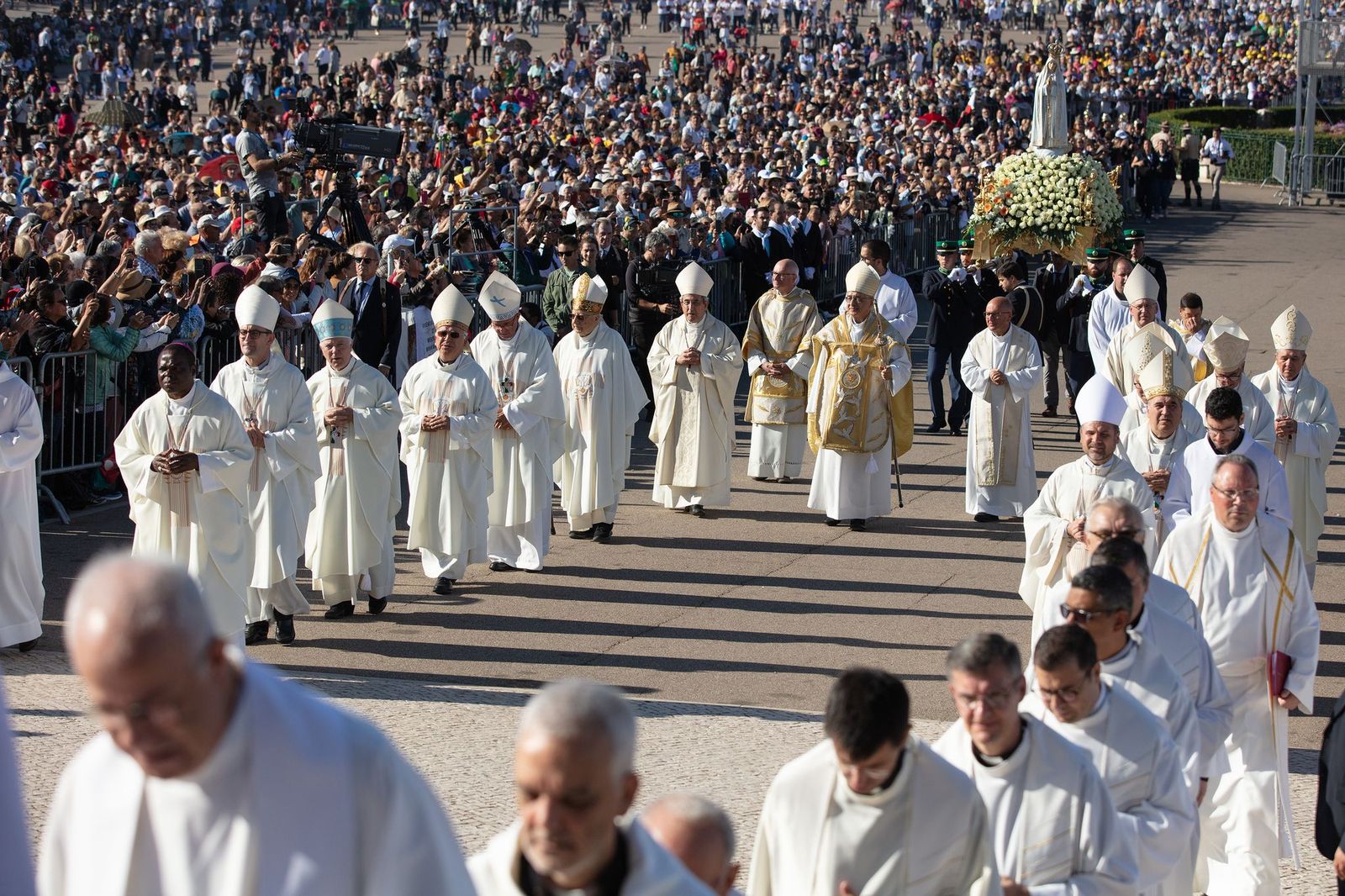 Carta Pastoral: A EUCARISTIA, ENCONTRO E COMUNHÃO COM CRISTO E OS IRMÃOS –  Leiria-Fátima