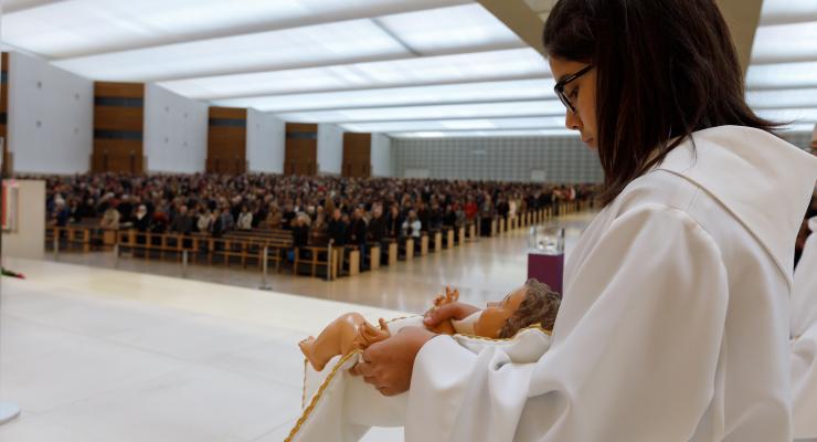 D. António Marto abençoou imagens do Menino Jesus em Fátima e desafiou à vivência "da alegria da festa do Natal"