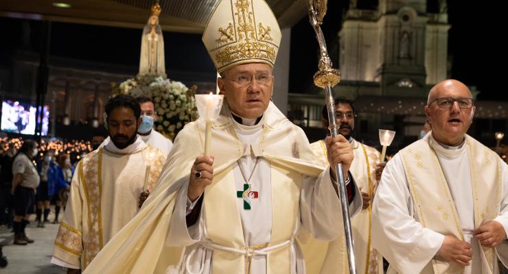 Substituto da Secretaria de Estado do Vaticano pede em Fátima a intercessão de Nossa Senhora para “desatar os nós” e “as noites escuras da vida e do mundo”