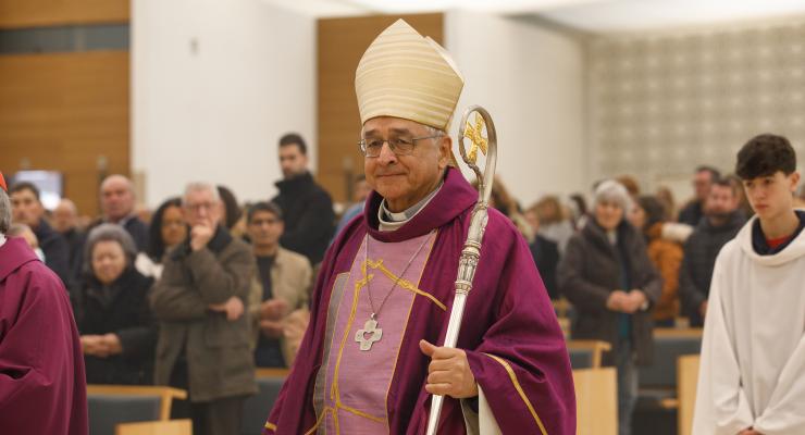 Bispo de Leiria-Fátima desafia peregrinos a serem instrumentos de Deus na salvação do "mundo ferido"
