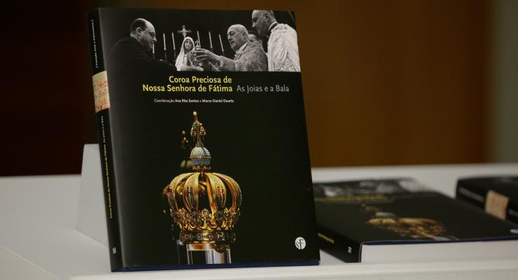 Livro sobre a coroa preciosa de Nossa Senhora de Fátima reflete estudo detalhado da “obra mais emblemática” que integra o Museu do Santuário