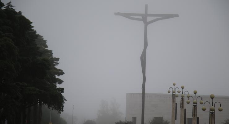 A grandeza de um cristão “ mede-se pela atitude de serviço, por dar a vida por Jesus e pelos irmãos”