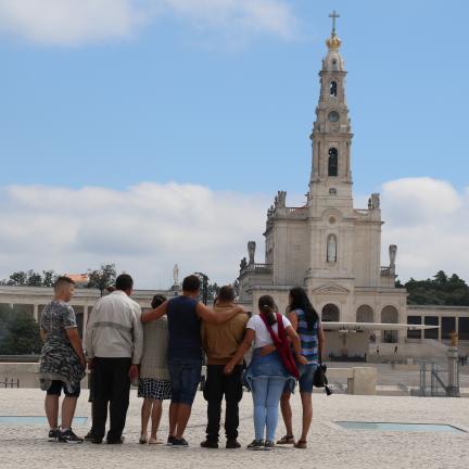 O mundo "precisa de avós que falem do Céu", disse esta tarde o diretor do Departamento da Pastoral da Mensagem de Fátima